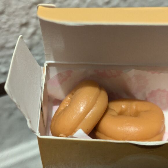 MGA Miniverse Make It Mini - Cinnamon Rolls and Doughnuts - Picture 5 of 6